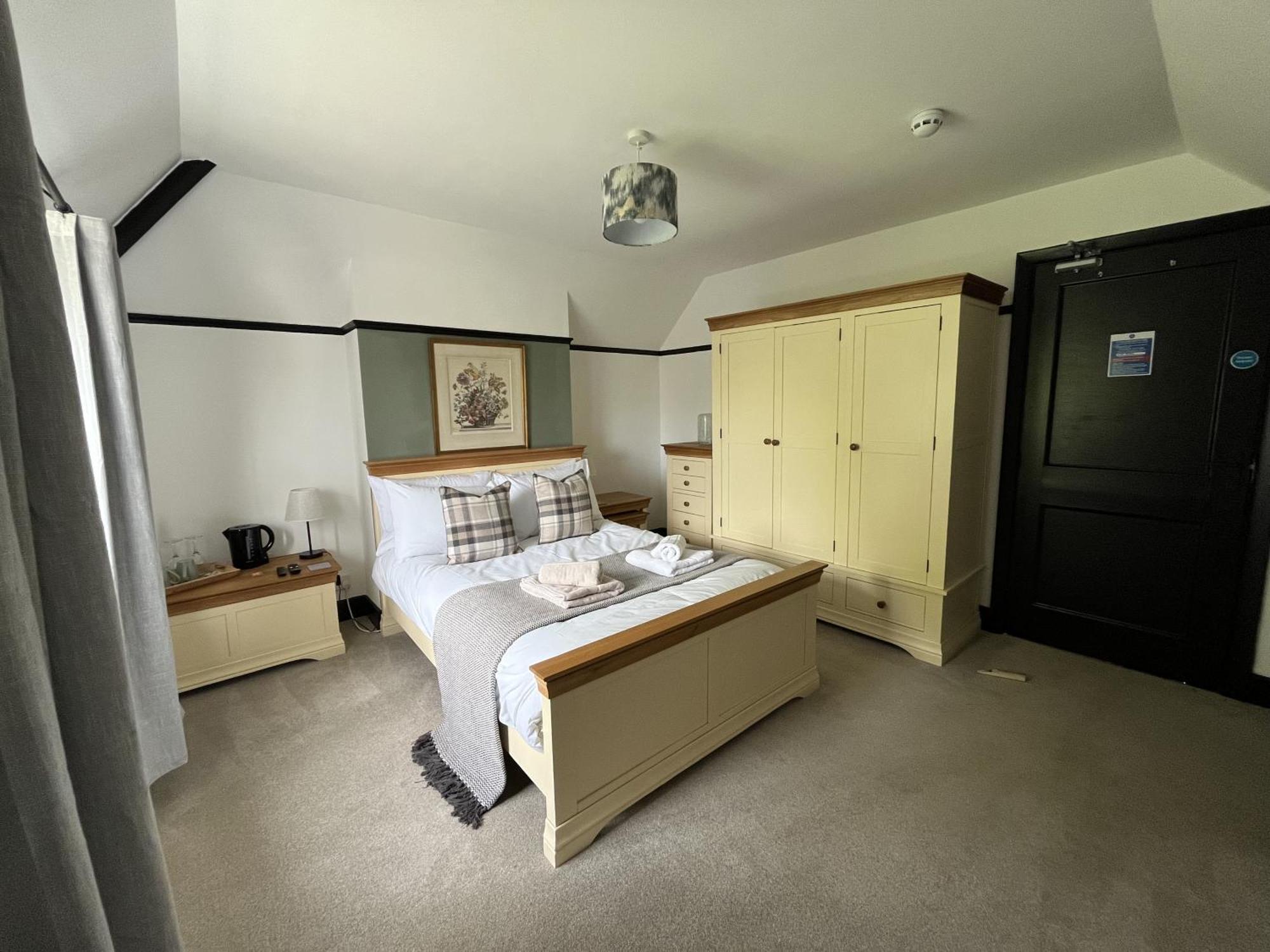 The Fishmongers Tavern Bed & Breakfast *